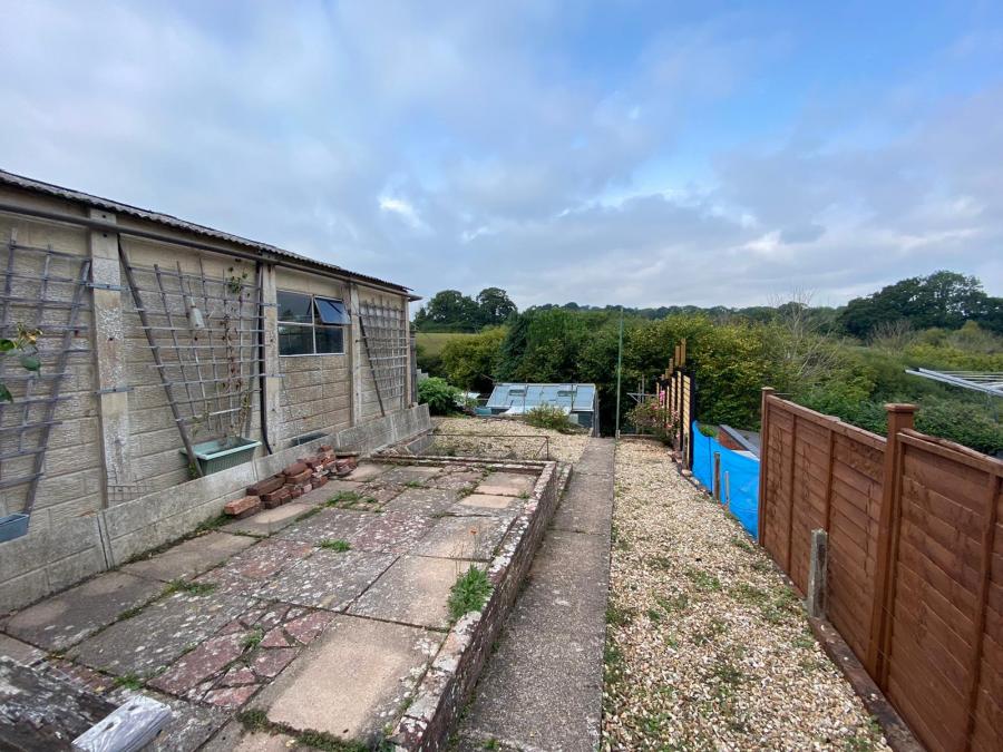 68 Brookside Crescent, Exeter