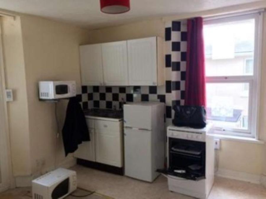 Flat H, 458 Babbacombe Road, Torquay