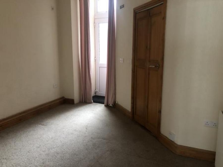 Flat B, 55a West End, Redruth, Cornwall