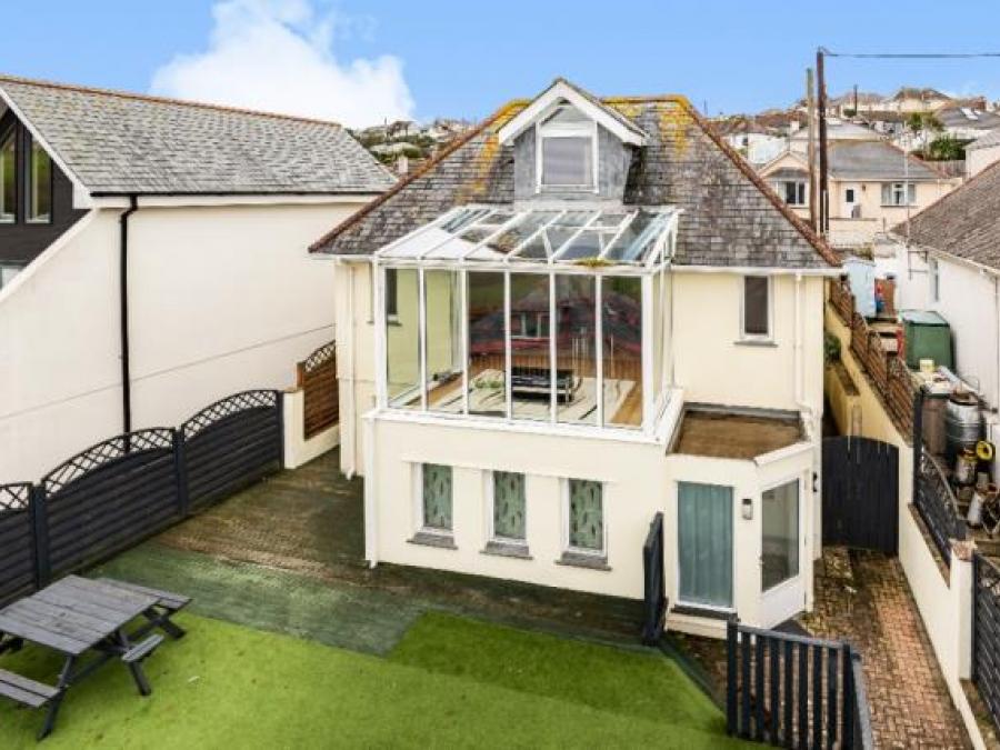6 Upper Hillcrest, Perranporth, Cornwall