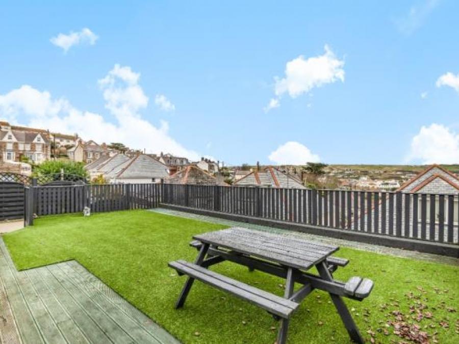 6 Upper Hillcrest, Perranporth, Cornwall