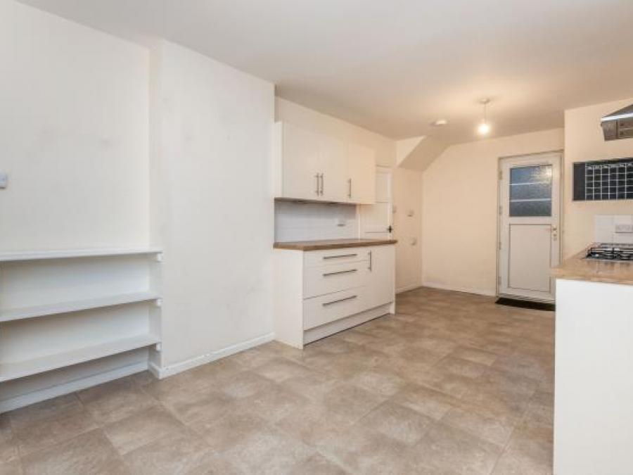 80 Butts Road, Exeter