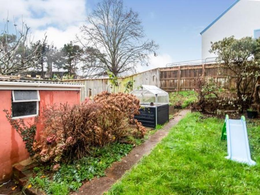 80 Butts Road, Exeter