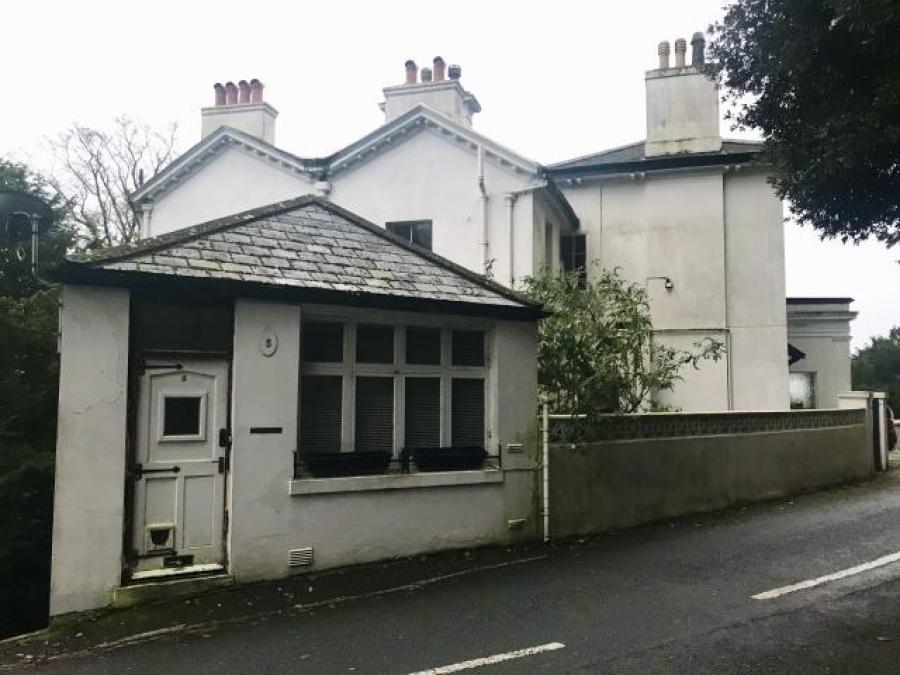 Flat 5, Underheath, Middle Warberry Road, Torquay