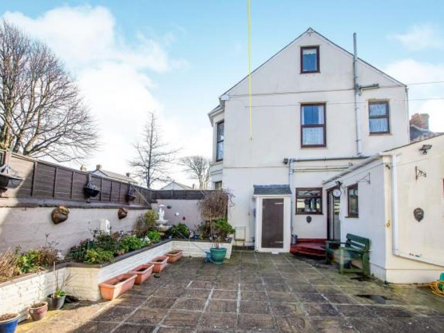 Albany House, 129 Albany Road, Redruth, Cornwall