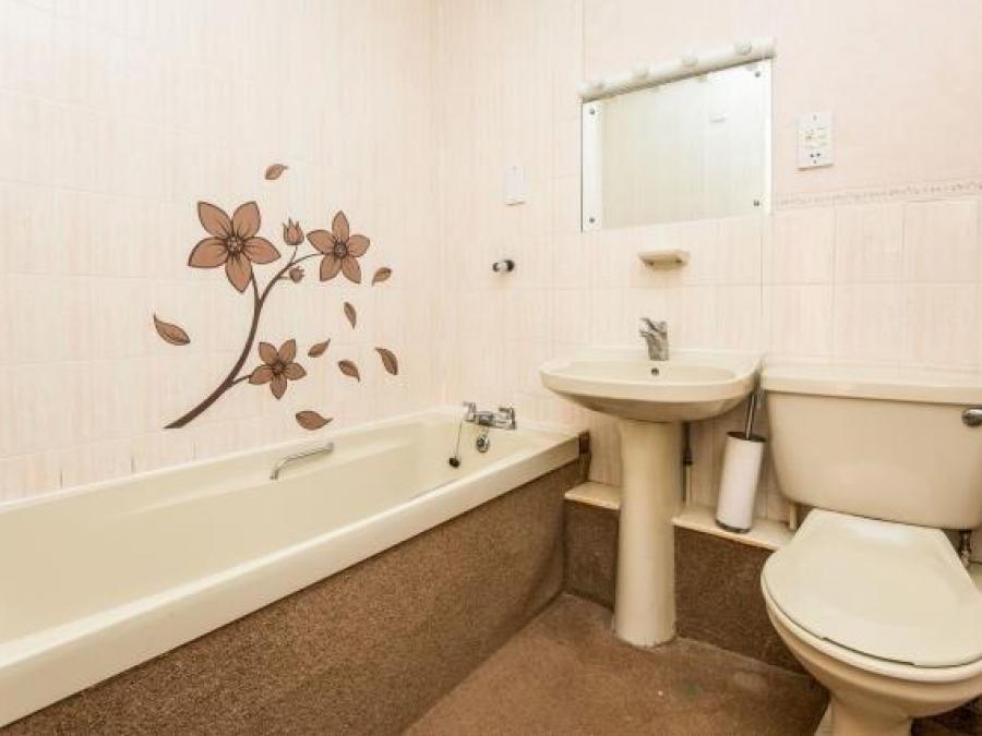 36 Kings Gardens, Kerslakes Court, Honiton, Devon