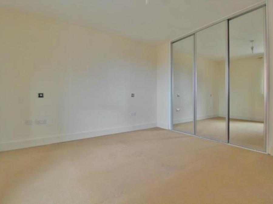 Flat 10, Brecon House, The Canalside, Gunwharf Quays, Portsmouth