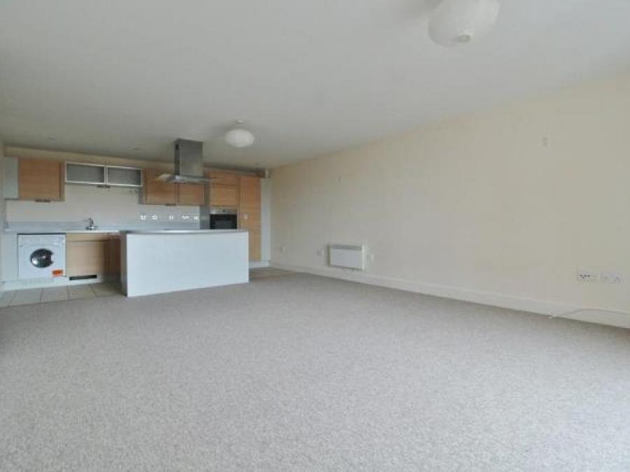 Flat 10, Brecon House, The Canalside, Gunwharf Quays, Portsmouth