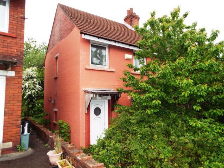 136 Dewhurst Road, Huddersfield