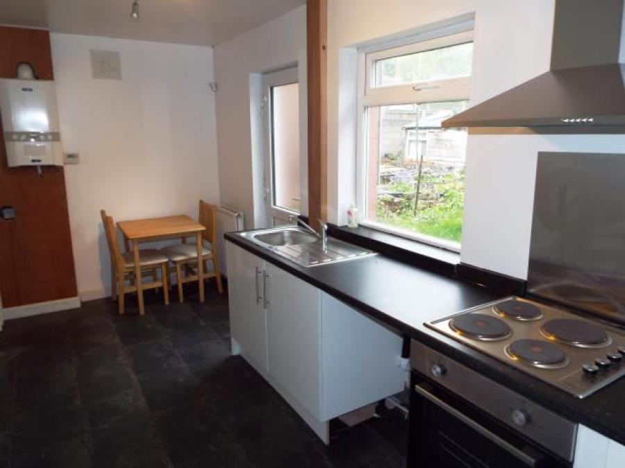 136 Dewhurst Road, Huddersfield