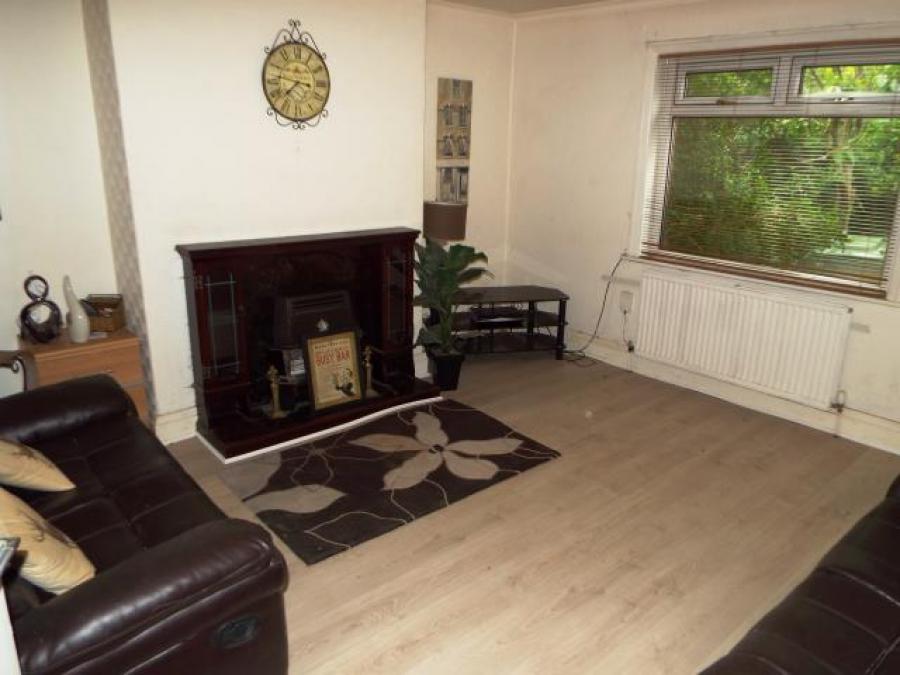 136 Dewhurst Road, Huddersfield