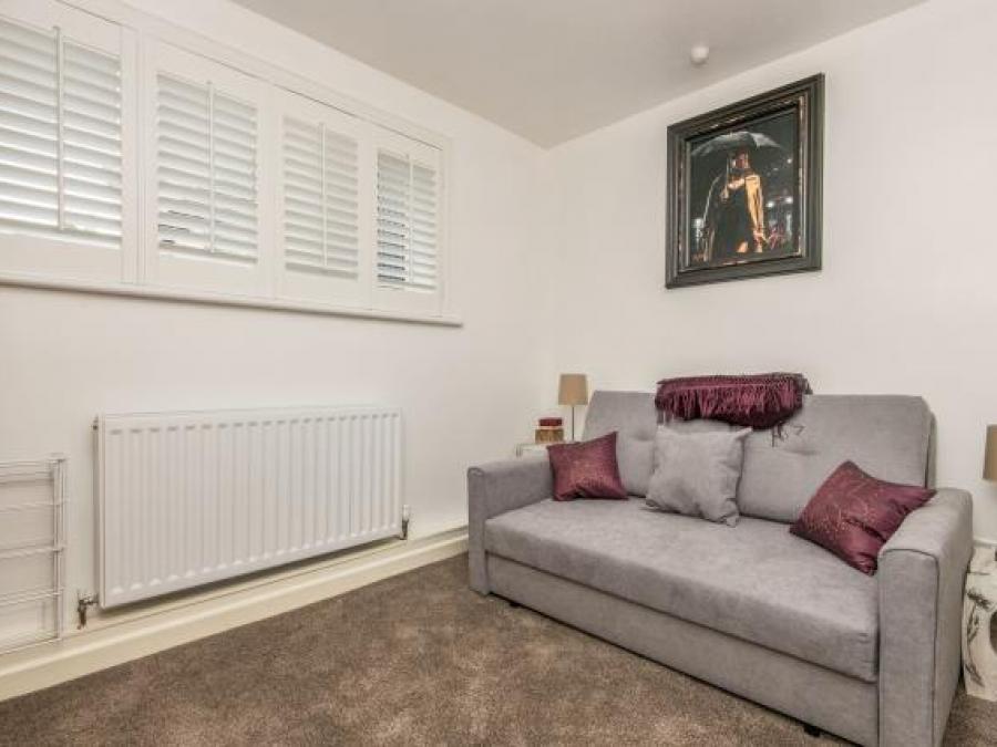 Flat 7 Hambleton House, 15 Barnpark Road, Teignmouth, Devon