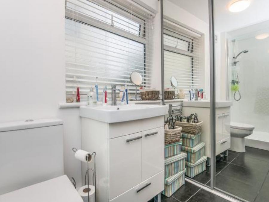 Flat 7 Hambleton House, 15 Barnpark Road, Teignmouth, Devon