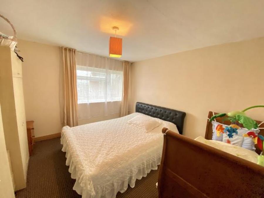 14 Elaine Close, Exeter