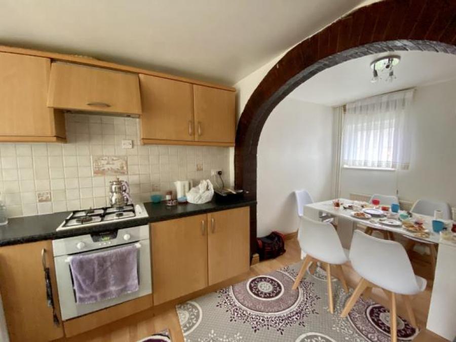 14 Elaine Close, Exeter