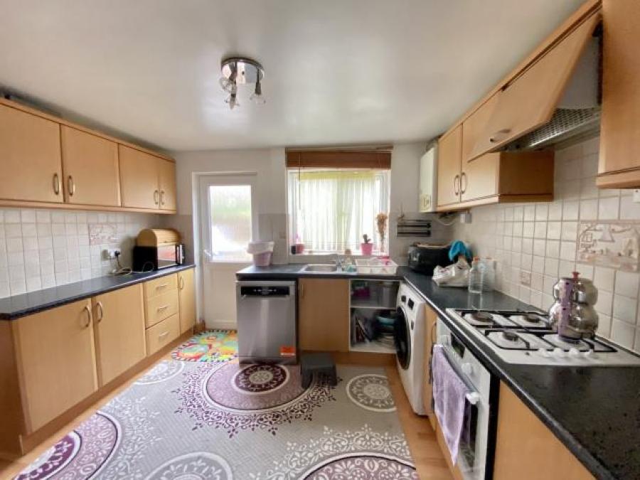 14 Elaine Close, Exeter