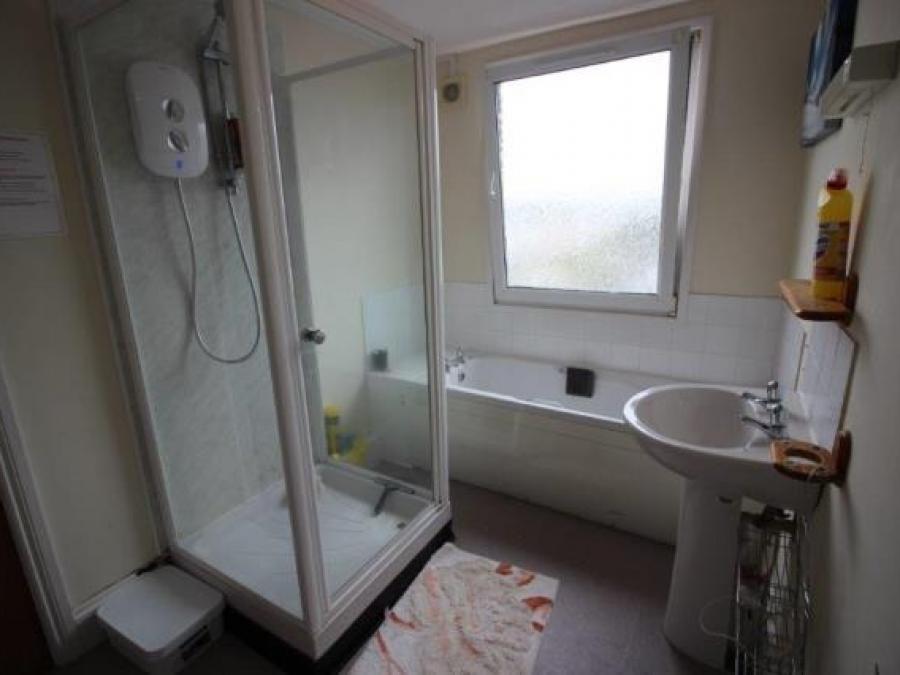 98 Windsor Road, Torquay