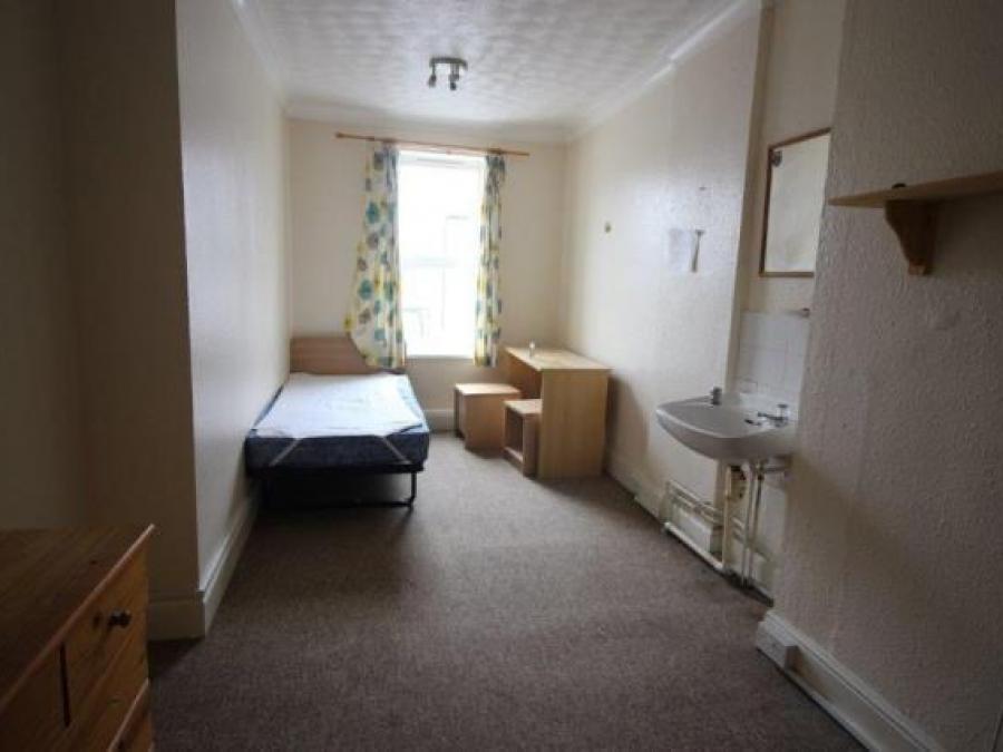 98 Windsor Road, Torquay