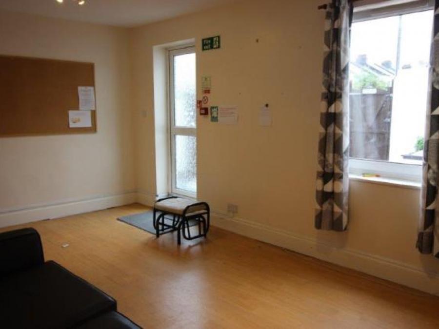 98 Windsor Road, Torquay