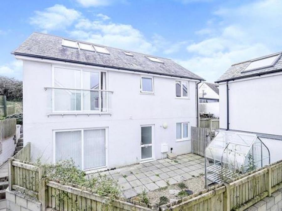8 Lescudjack Heights, Pendennis Place, Penzance, Cornwall