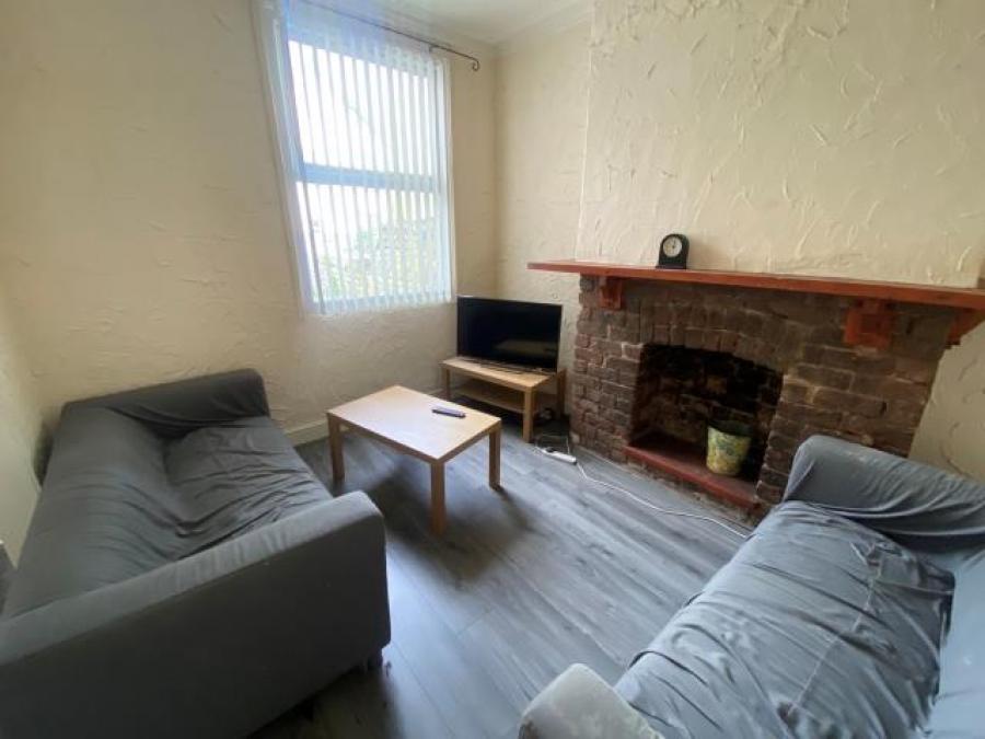 7b Gainsborough Road, Liverpool