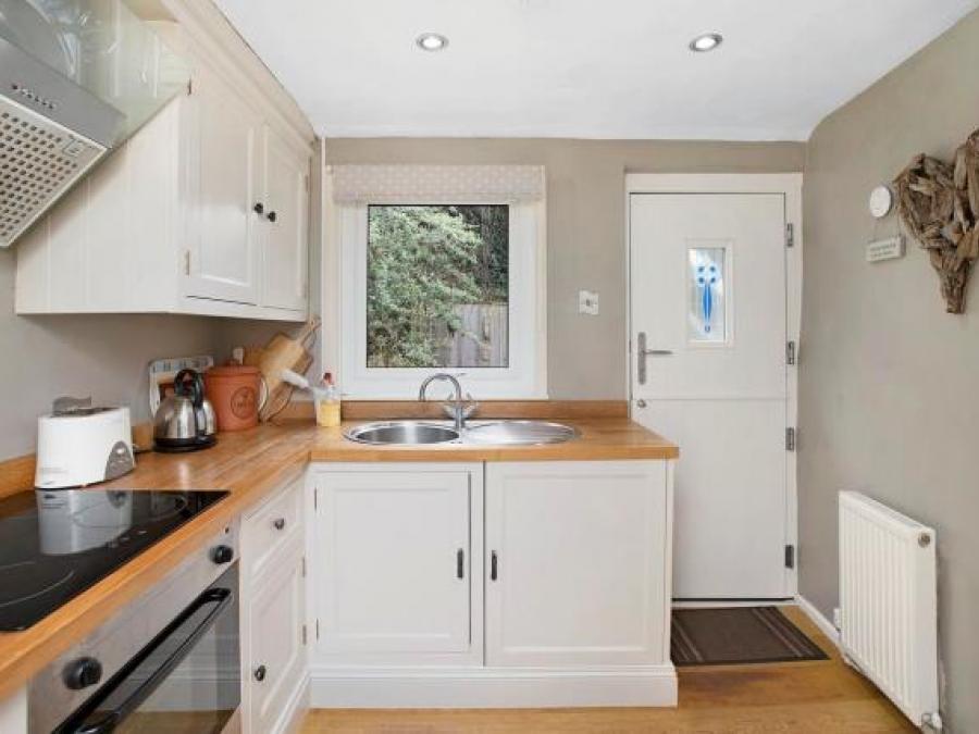 Flat 3, 27 Fore Street, Shaldon, Teignmouth, Devon