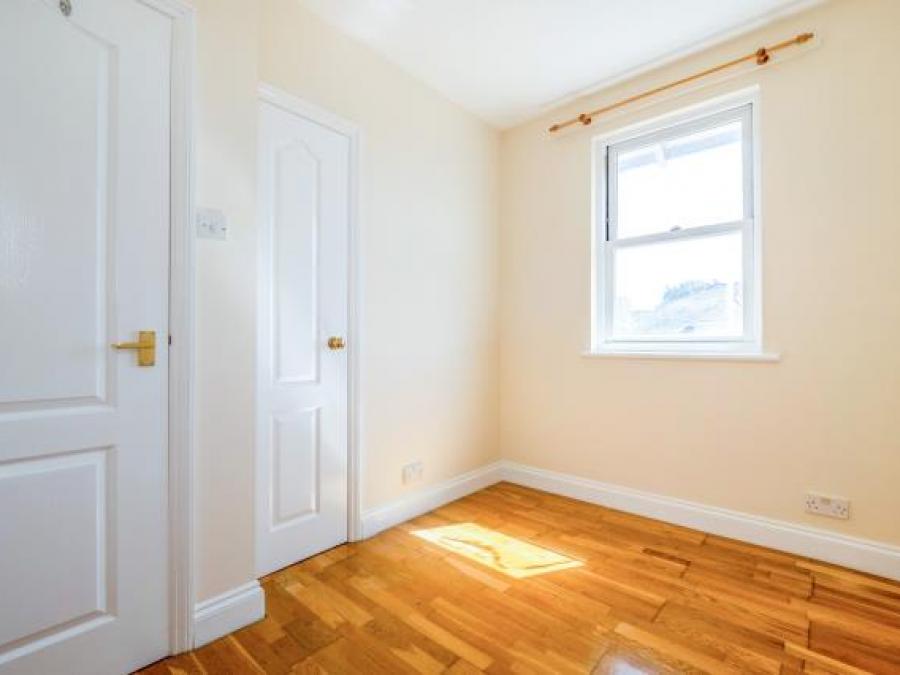 7 Elmhurst Court, Hermosa Road, Teignmouth, Devon