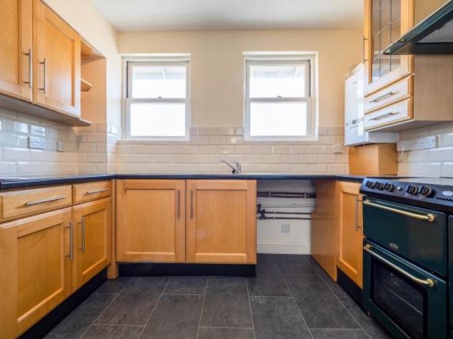 7 Elmhurst Court, Hermosa Road, Teignmouth, Devon