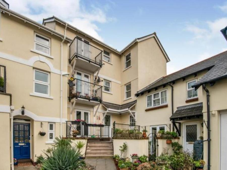 7 Elmhurst Court, Hermosa Road, Teignmouth, Devon