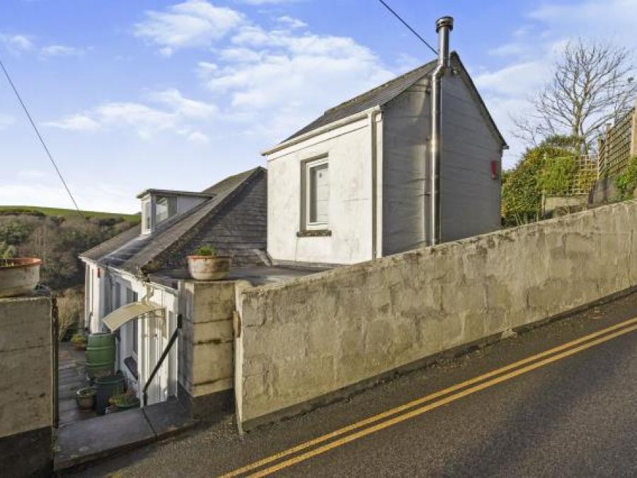 11 Pentewan Hill, Pentewan, St. Austell, Cornwall