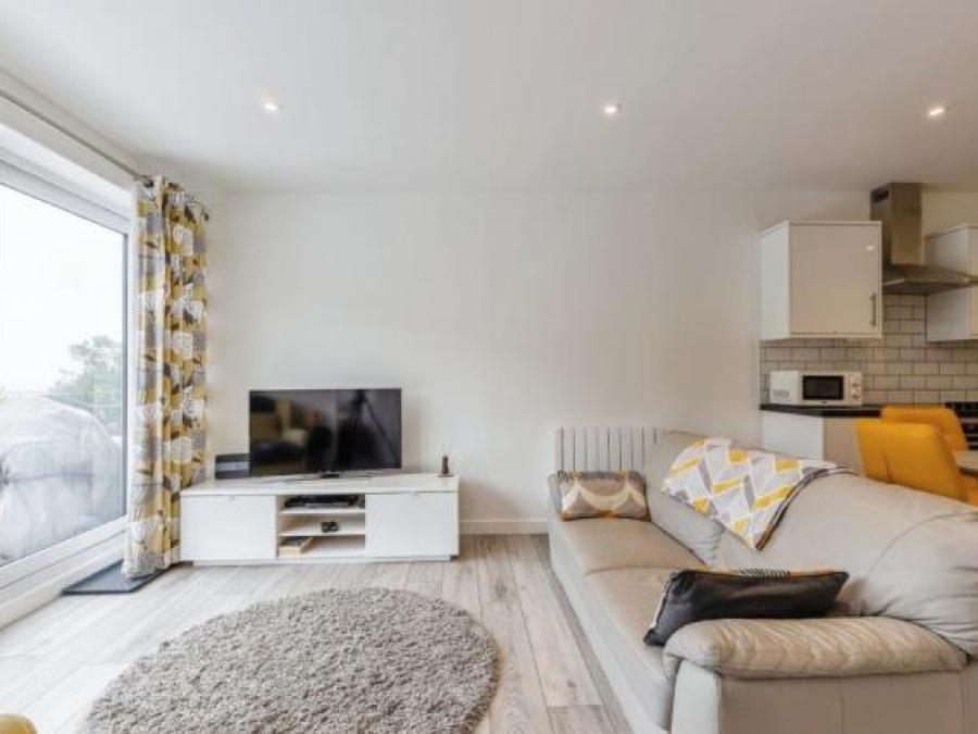 52 Hillside Villas, Millendreath Holiday Village, Looe, Cornwall