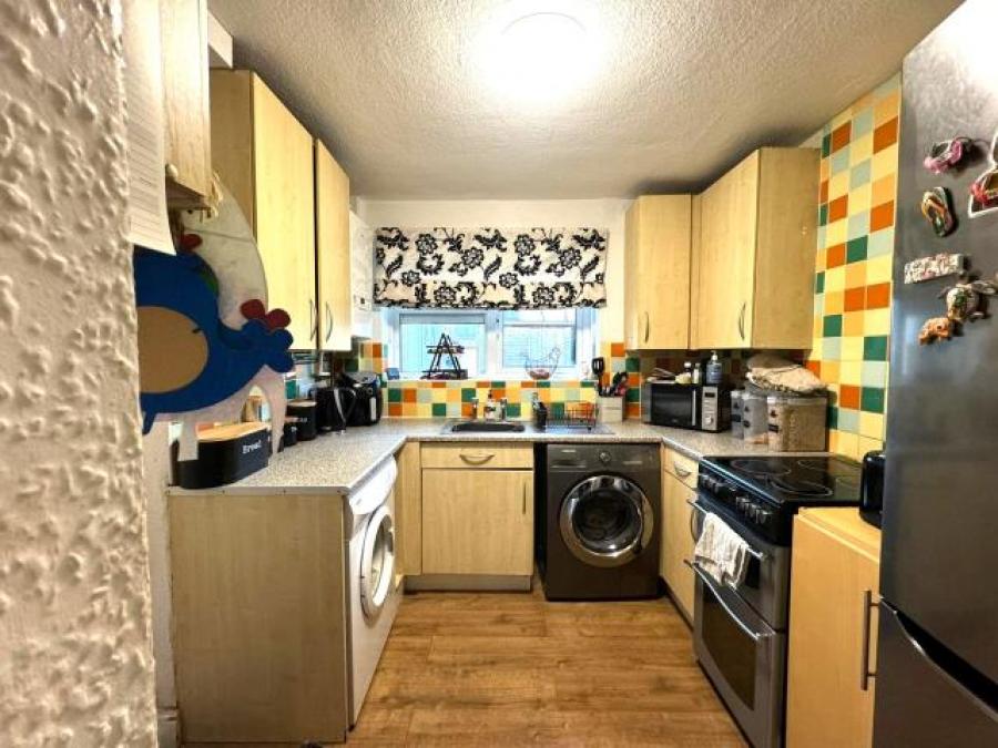 67 Raleigh Avenue, Torquay