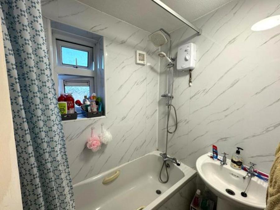 67 Raleigh Avenue, Torquay