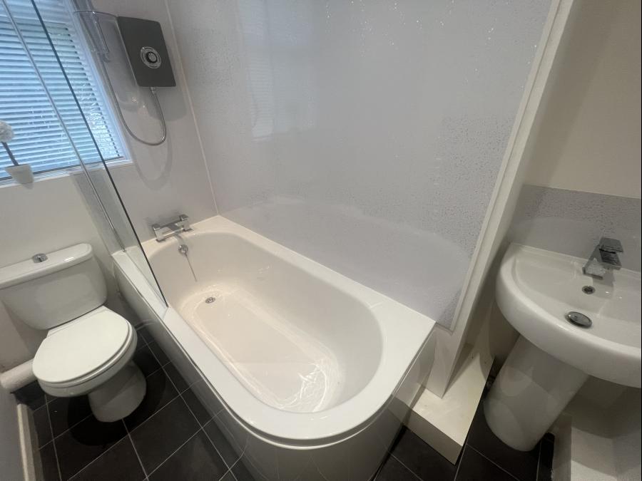 Flat 2 Hollinside, Victoria Road, Huyton, Liverpool Countrywide