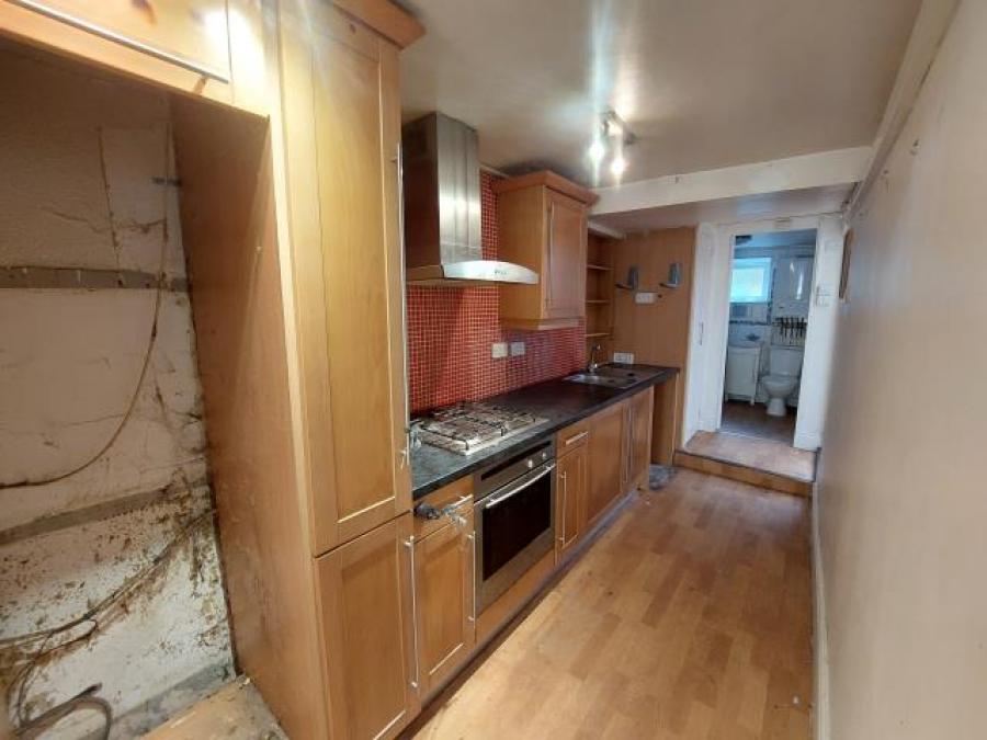 1a, Grosvenor Place, Exeter