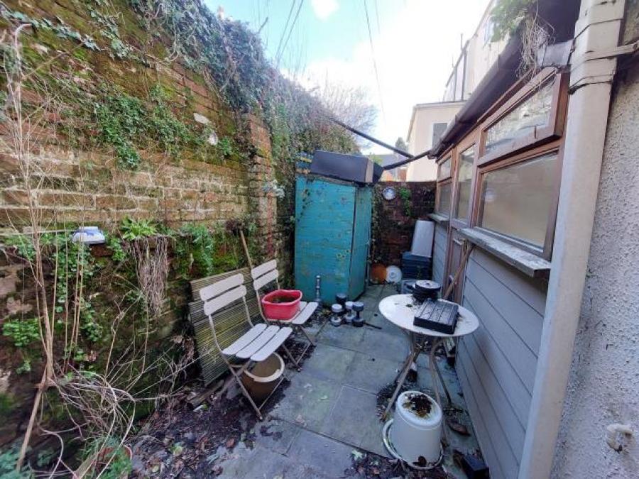 1a, Grosvenor Place, Exeter