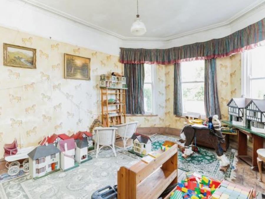 9 & 9a Primley Park, Paignton, Devon