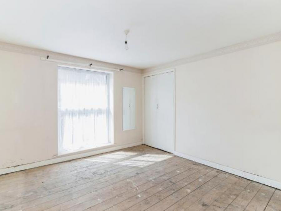 7 Swan Court, Victoria Road, Dartmouth, Devon