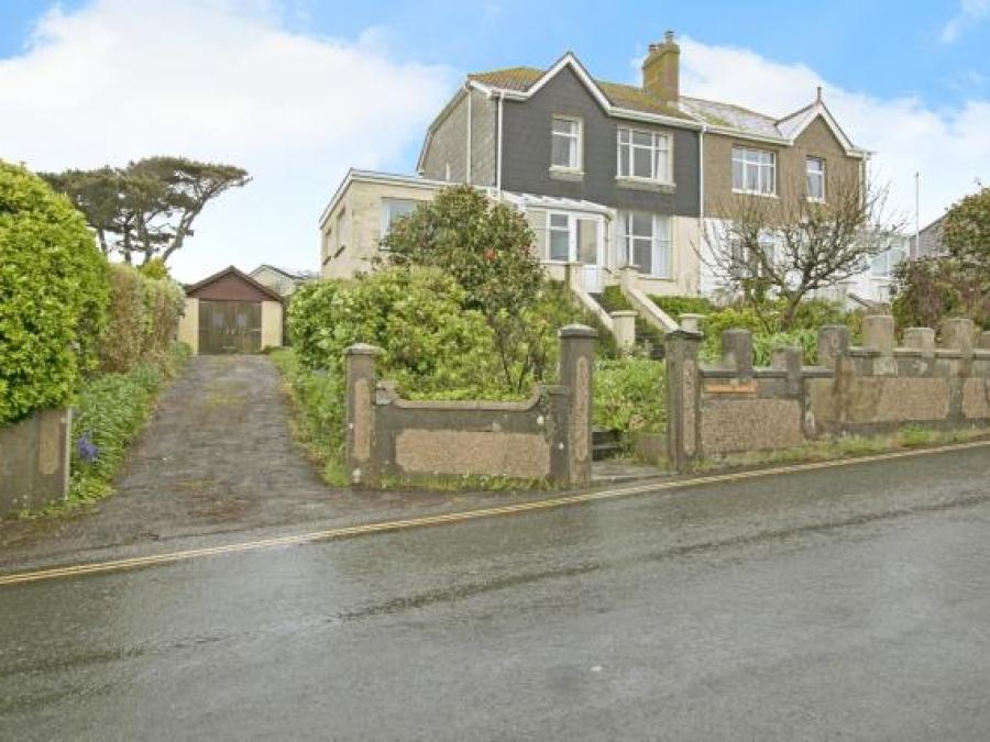 8 Castle Drive, Praa Sands, Penzance, Cornwall