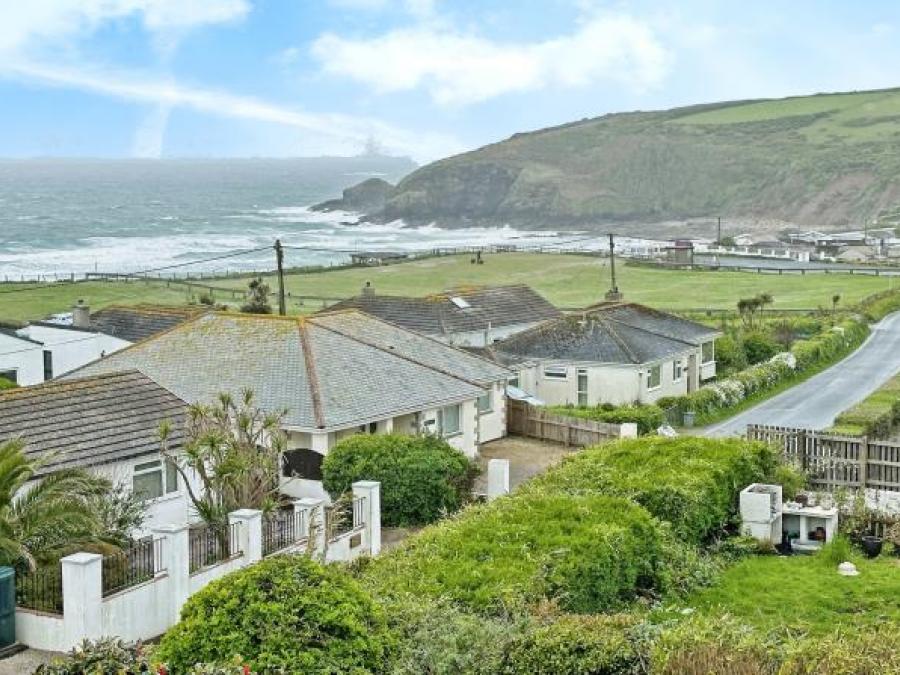 8 Castle Drive, Praa Sands, Penzance, Cornwall