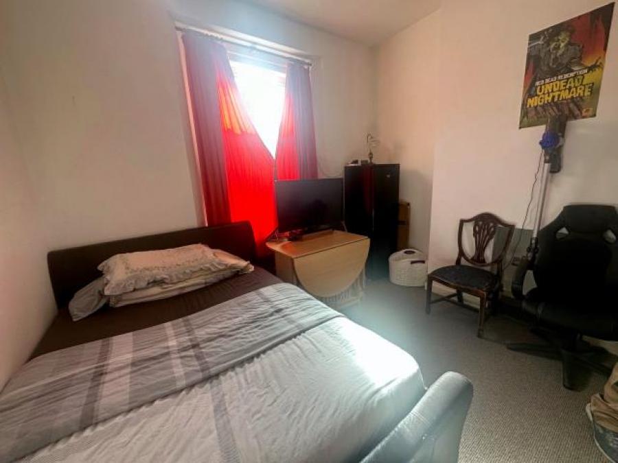 Flat 2, 49 Haddington Road, Plymouth