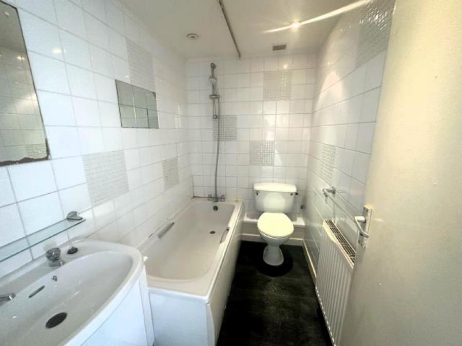 Flat 3, 49 Haddington Road, Plymouth