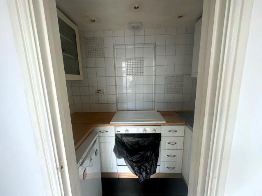 Flat 3, 49 Haddington Road, Plymouth