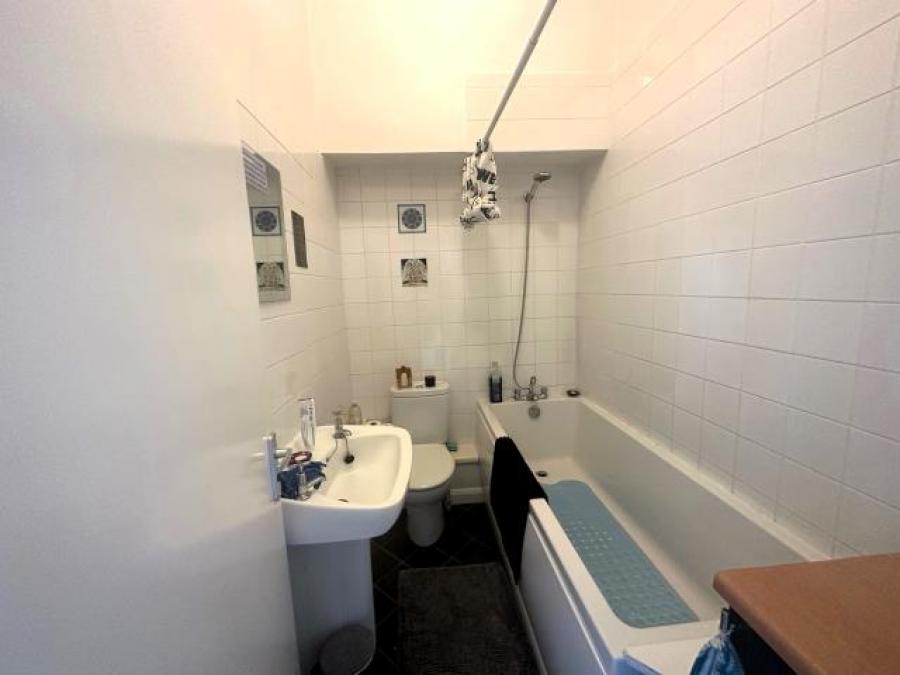 Flat 4, 49 Haddington Road, Plymouth