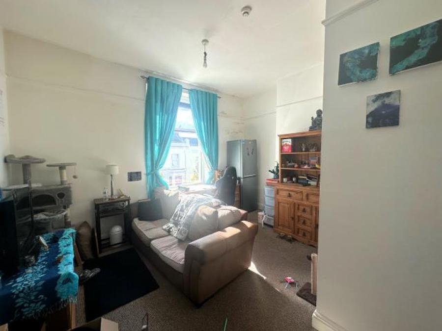 Flat 4, 49 Haddington Road, Plymouth