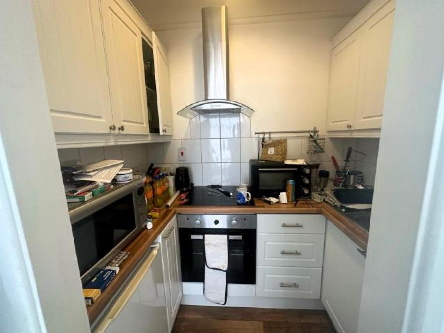 Flat 5, 49 Haddington Road, Plymouth