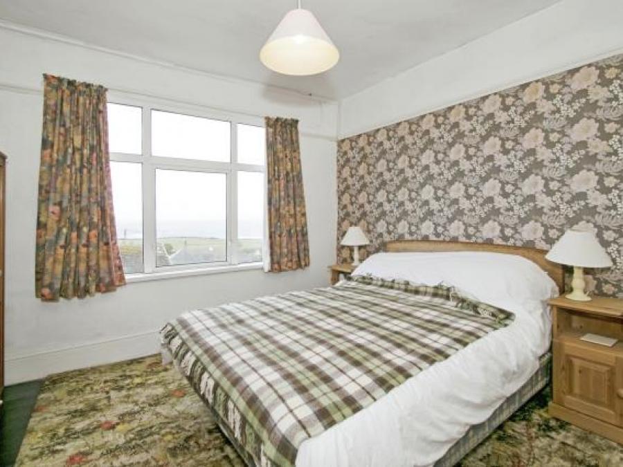 8 Castle Drive, Praa Sands, Penzance, Cornwall