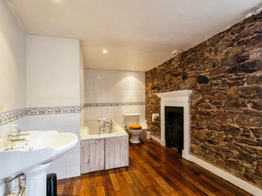 71 Wolborough Street, Newton Abbot, Devon