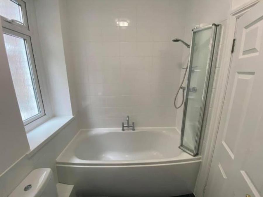 Flat 2, 10 Queens Gate, Lipson, Plymouth