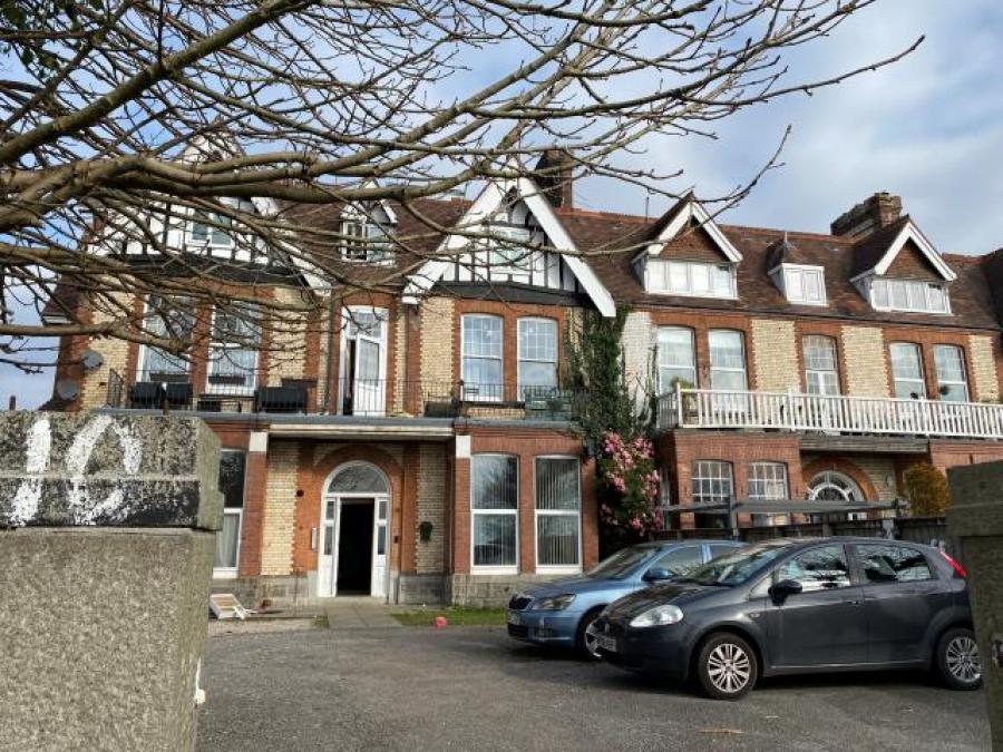 Flat 2, 10 Queens Gate, Lipson, Plymouth